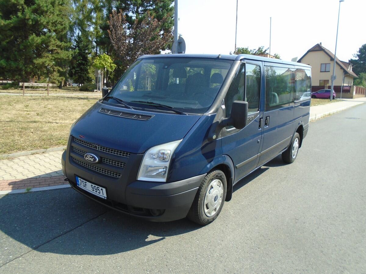 Ford Transit 2.2 TDCi L2H1 9 míst 5 dveří