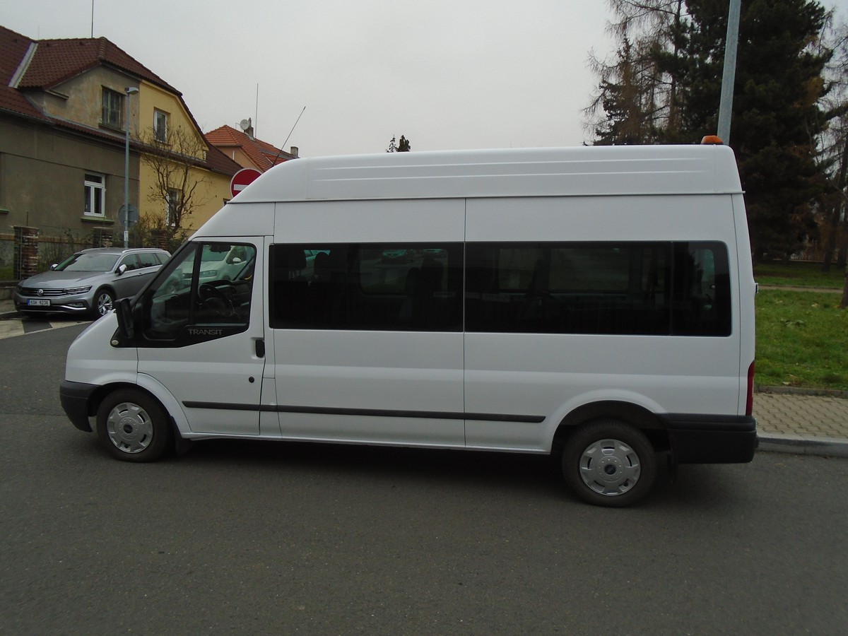Ford Transit 2.2 TDCi L3H3 Bus 9 míst AC