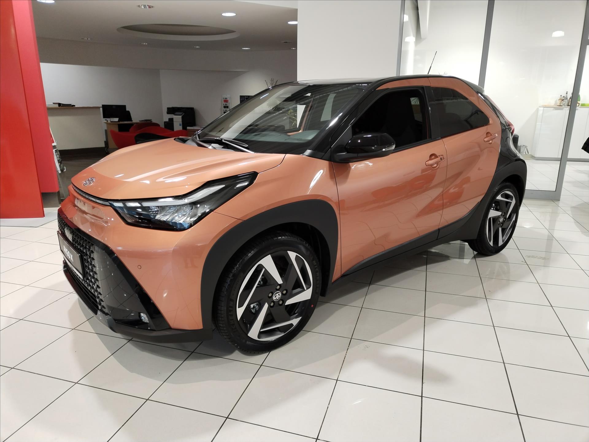 Toyota Aygo 1,5 HYBRID e-CVT 116 k EXECUT