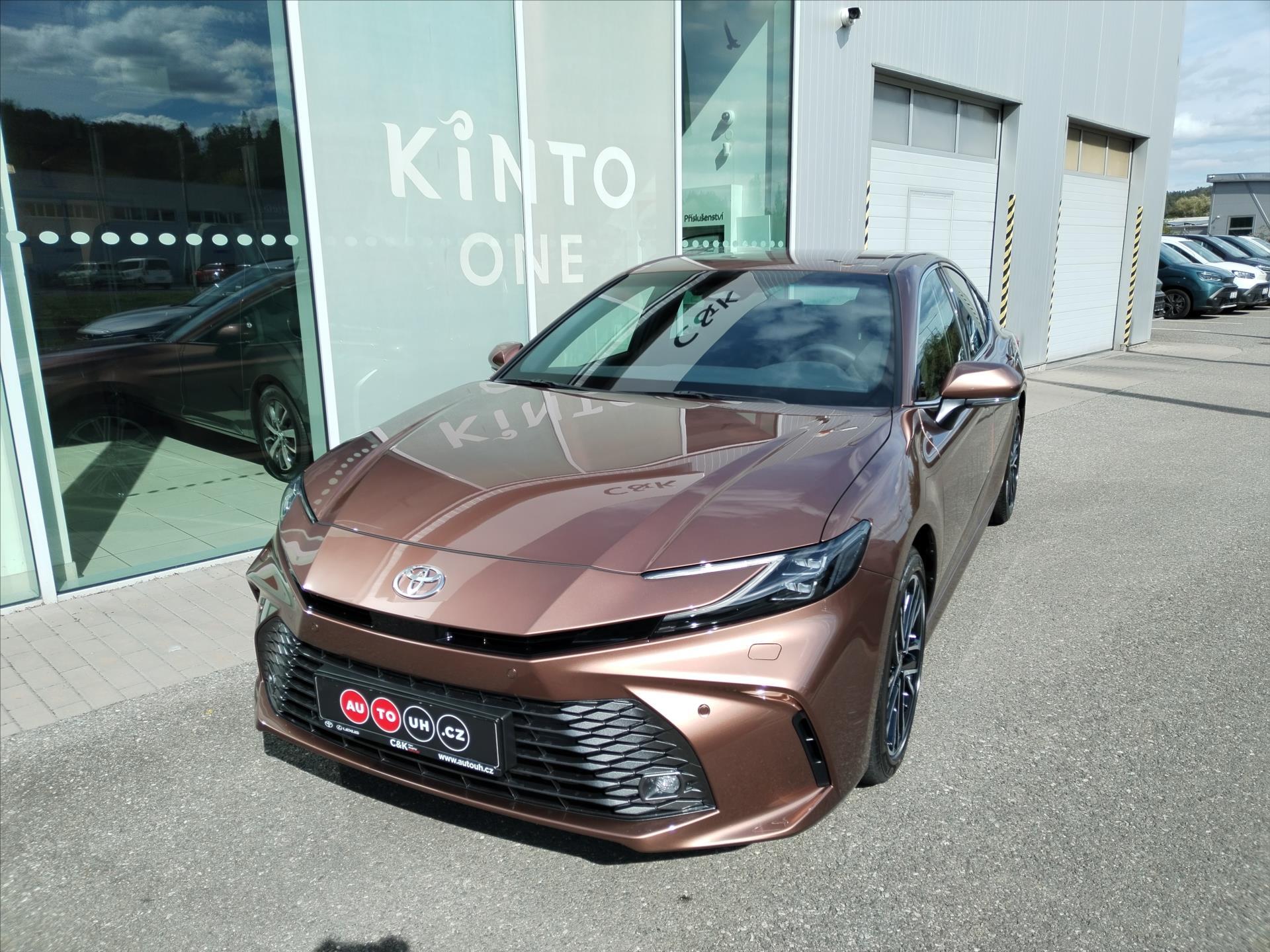 Toyota Camry 2,5 HYBRID e-CVT PRESTIGE
