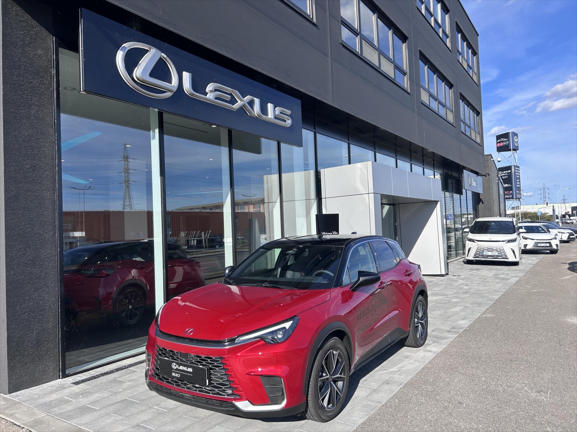 Lexus LBX 1.5 Emotion Tech