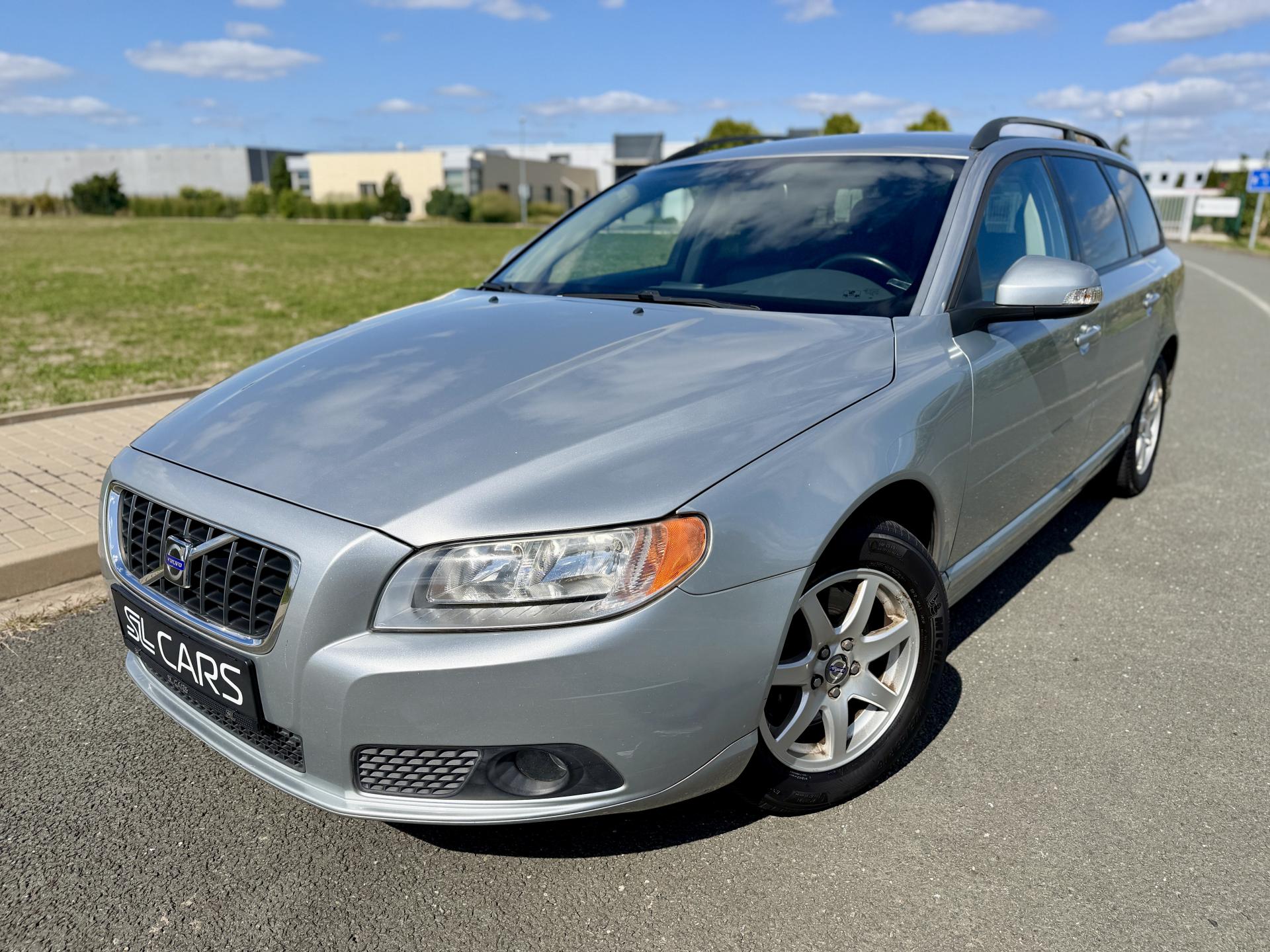 Volvo V70 2.4 D5 KŮŽE NAVIGACE SERVISKA
