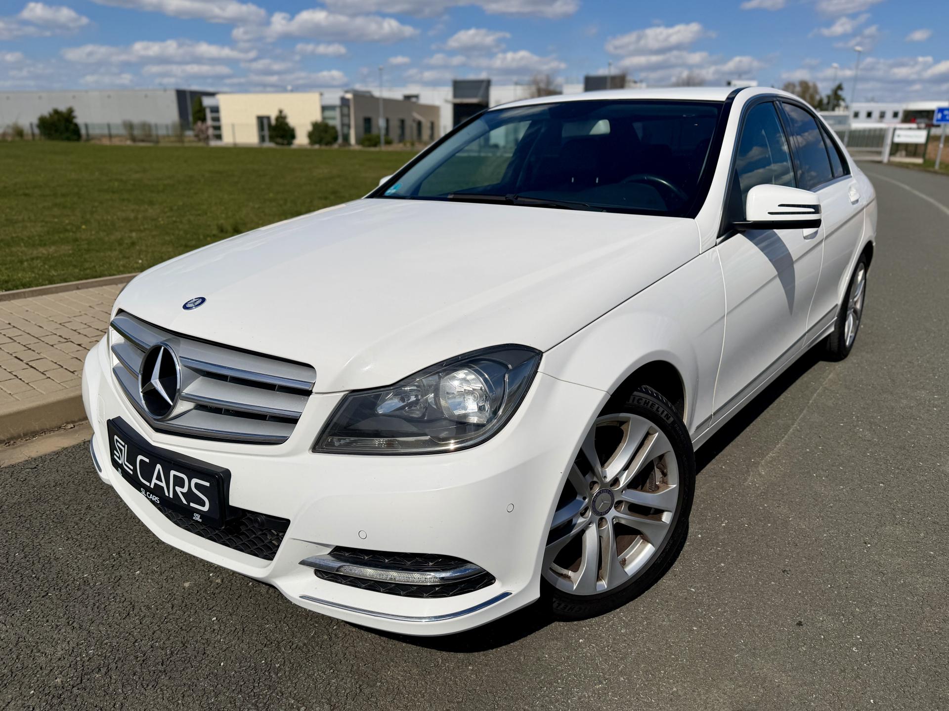 Mercedes-Benz Třídy C 180 CGI NAVIGACE SERVISKA