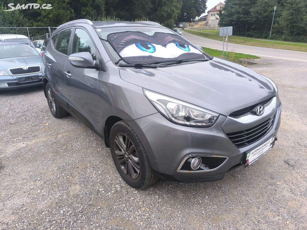 Hyundai ix35 2.0D4X4,70KM,MAX VÝBAVA,KRÁSNÝ