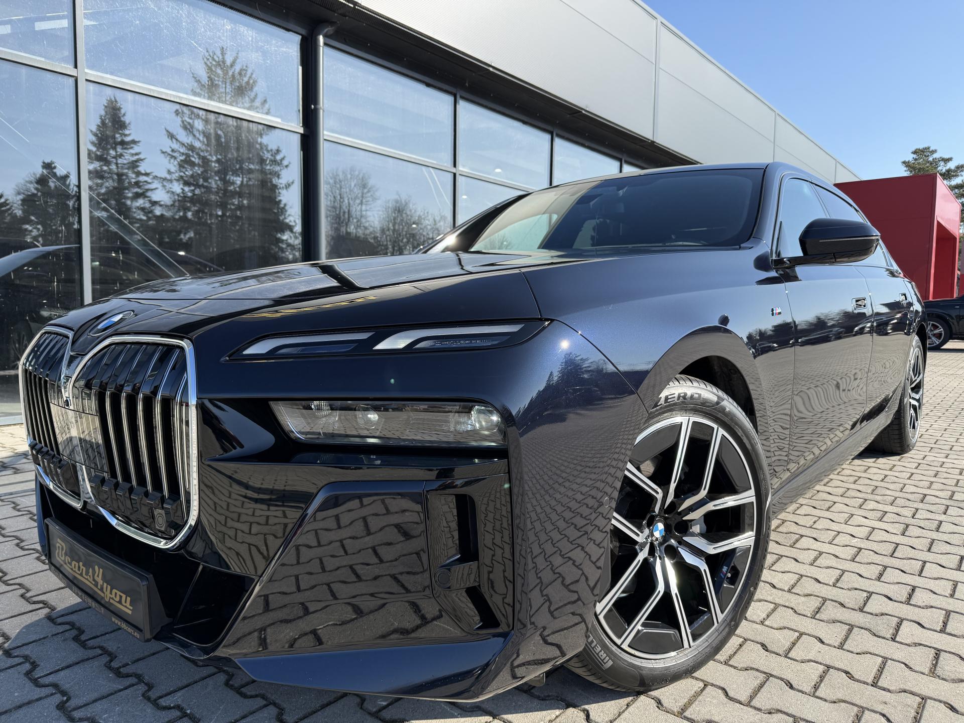 BMW Řada 7 40XD 220kW M-PAKET INDIVIDUAL!