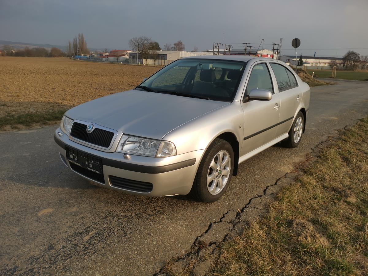 Škoda Octavia 2,0i 116PS Collection XENON