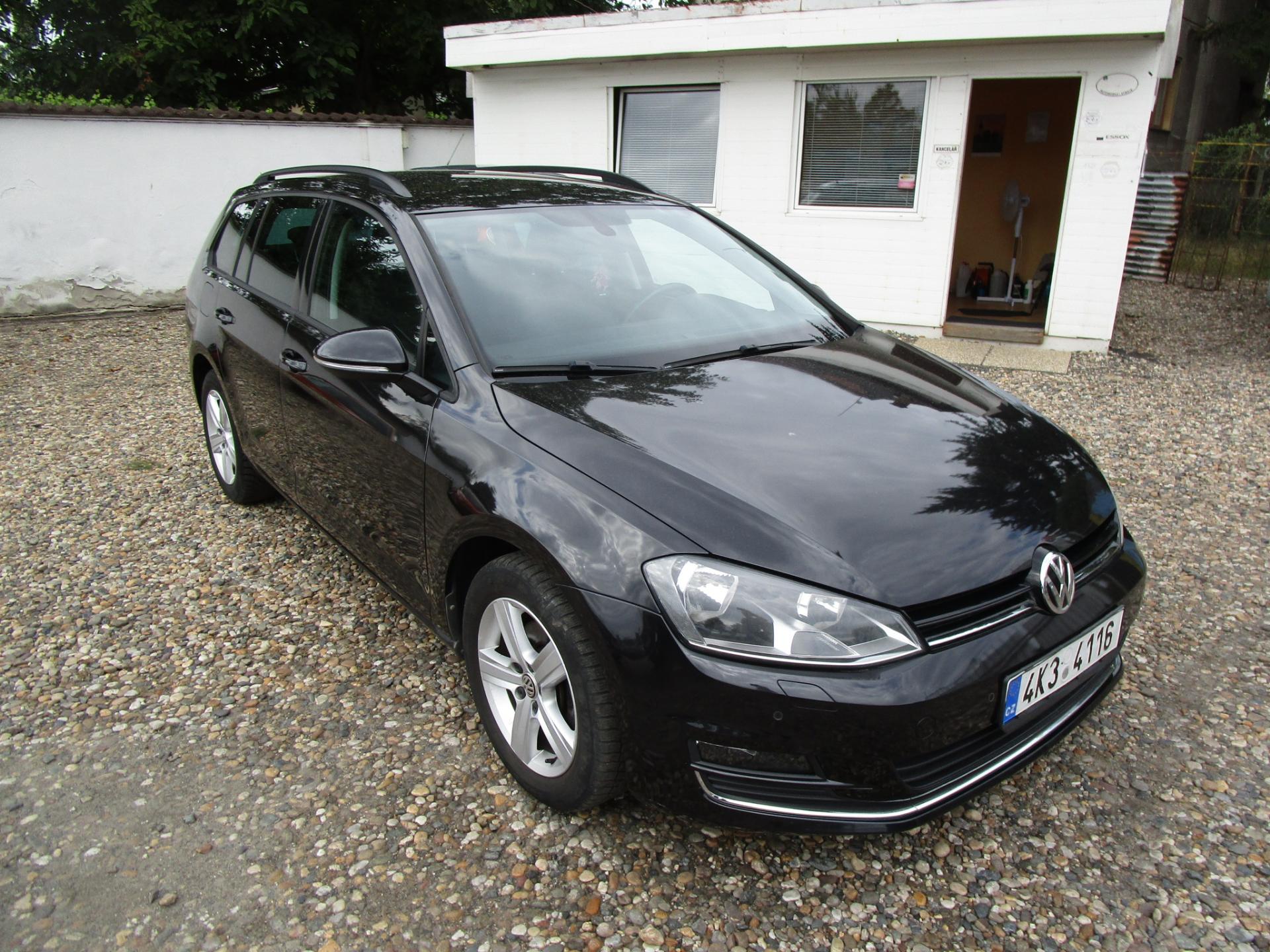 Volkswagen Golf 1,6TDI-77KW- NOVÁ STK