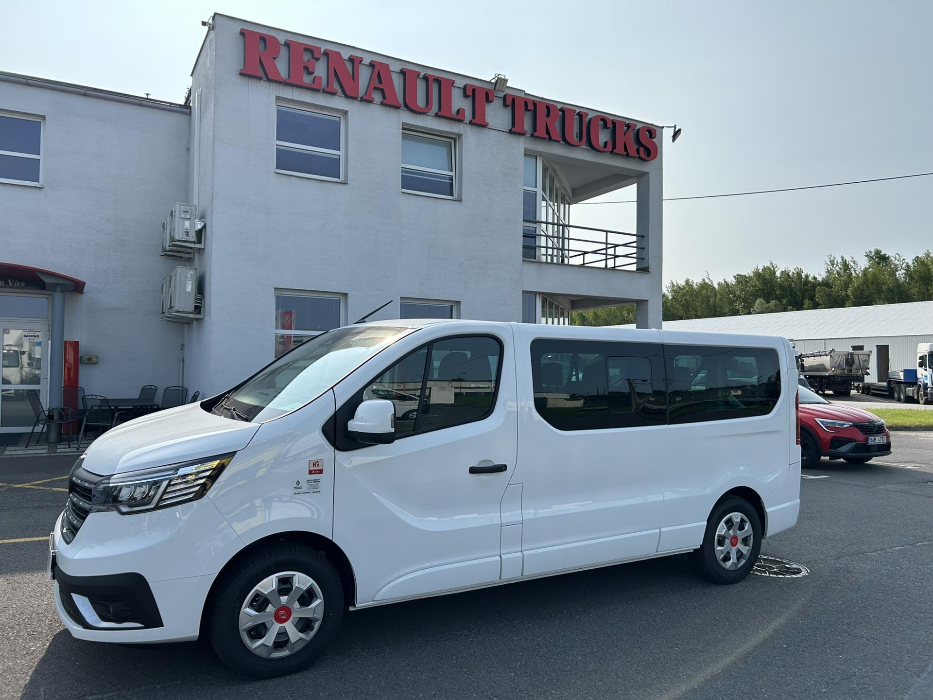Renault Trafic COMBI L2H1 150k RED 9 míst
