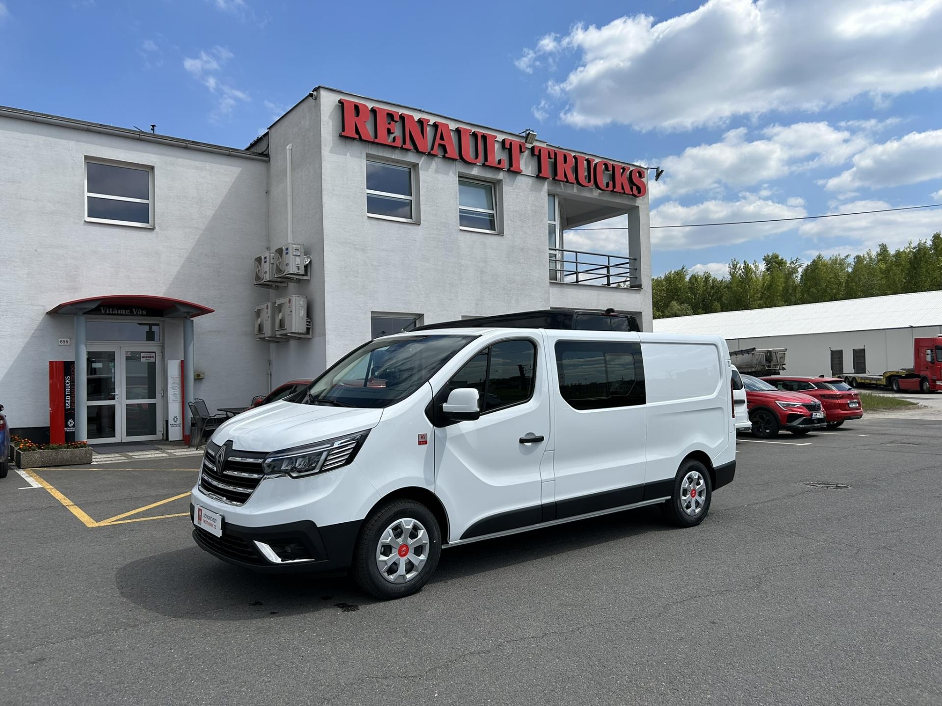 Renault Trafic CREW VAN L2H1 150k RED 6 míst