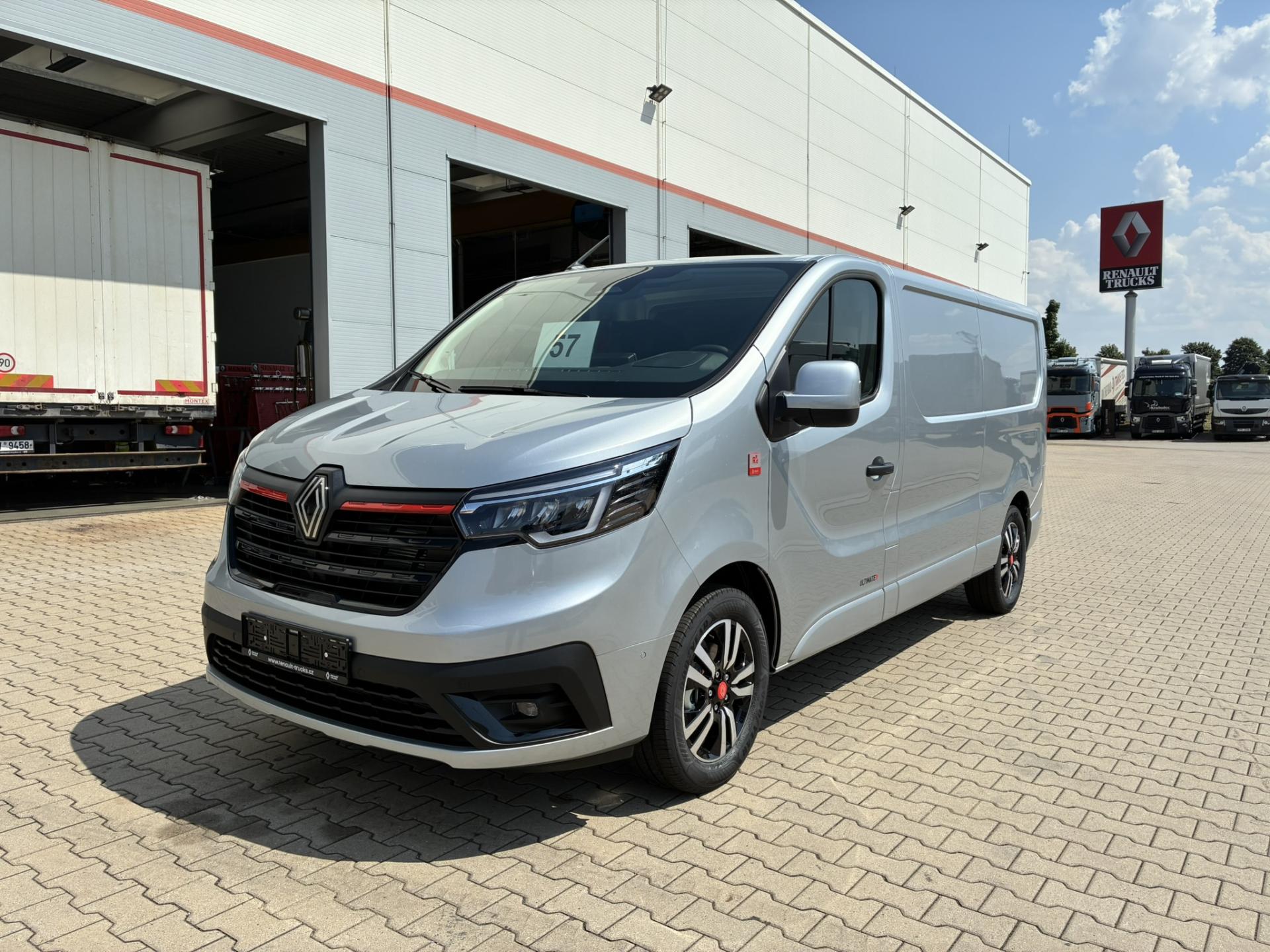 Renault Trafic ULTCR VAN L2H1 170k RED 3 míst
