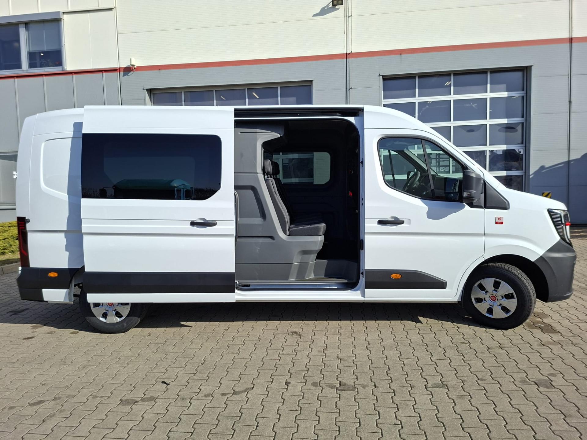 Renault Master CREW VAN L3H2 170k RED 7 míst