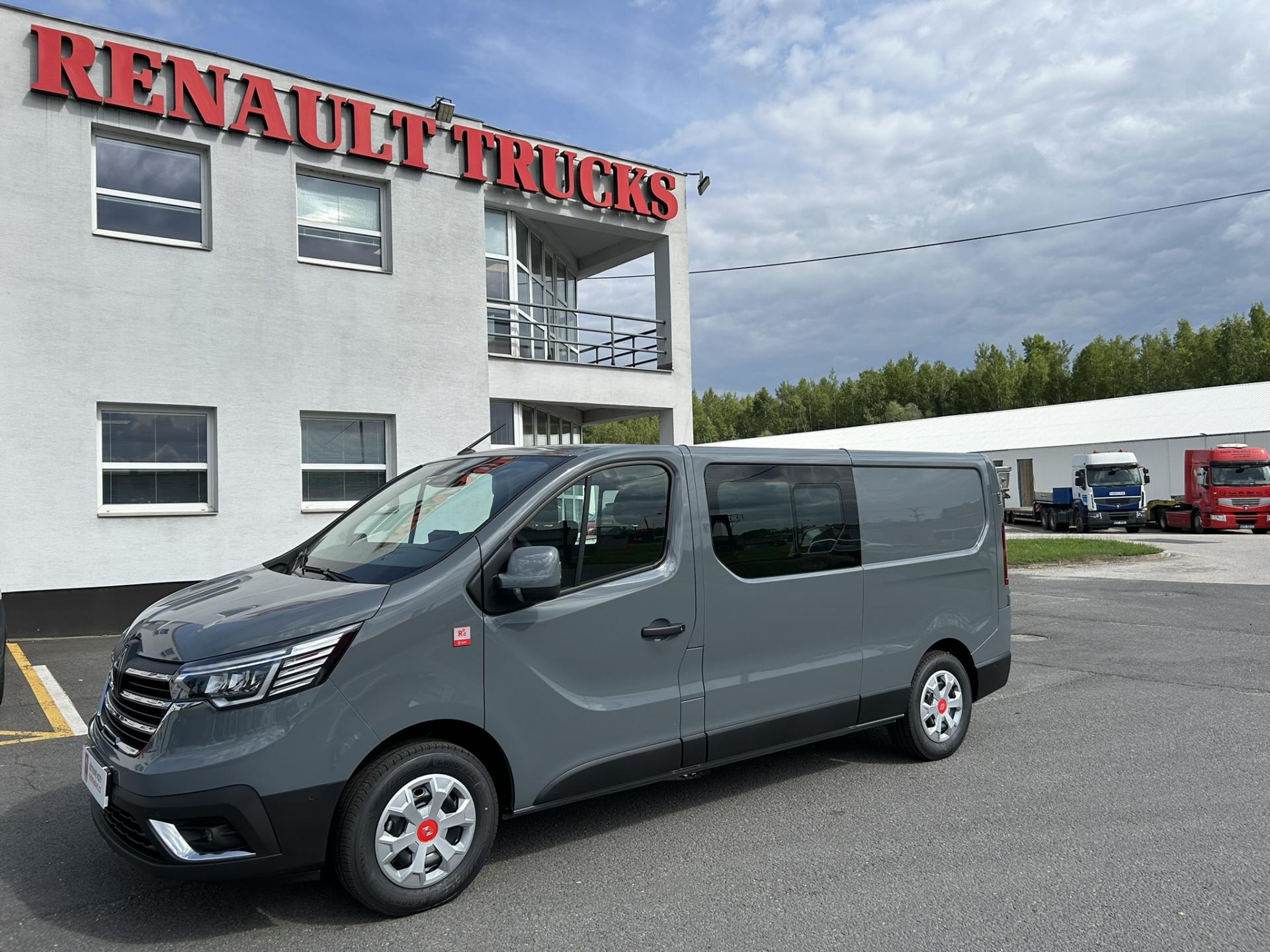 Renault Trafic CREW VAN L2H1 150k RED 6 míst