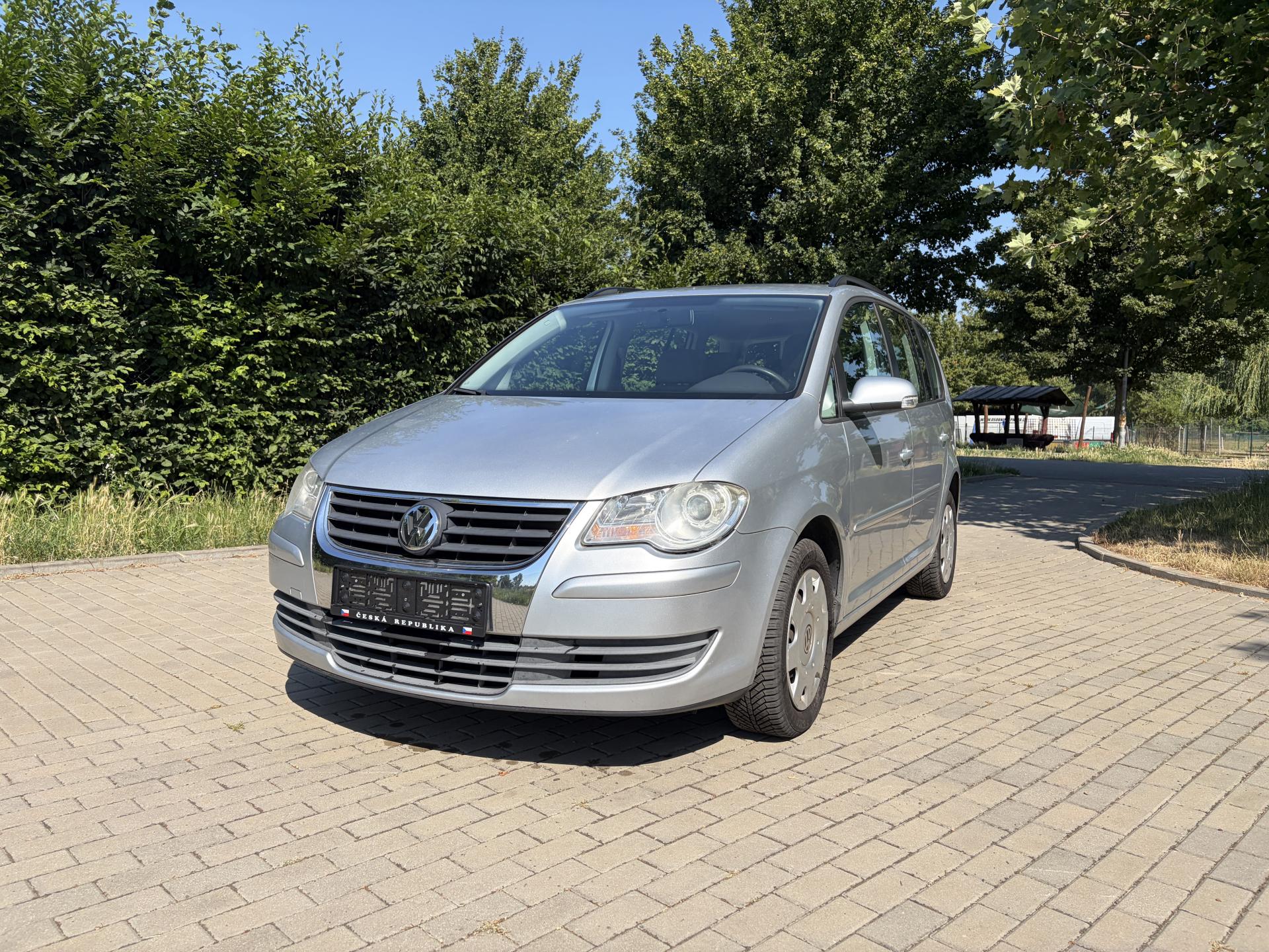 Volkswagen Touran 1.6 75kw Trendline 7 míst