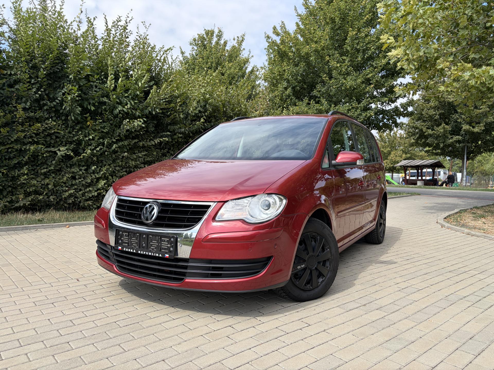 Volkswagen Touran 1.6 75KW 7 míst Trendline