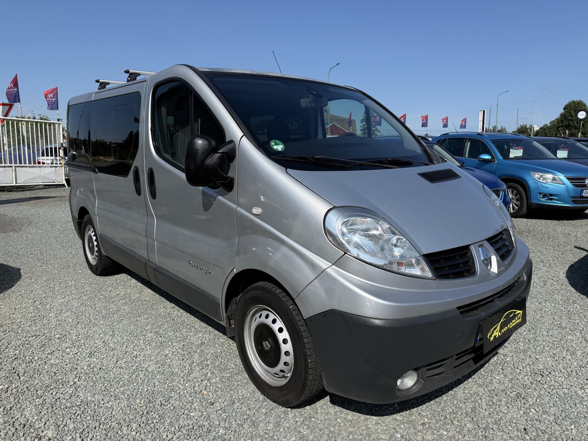 Renault Trafic 2.5 DCI PASSENGER 9 MÍST