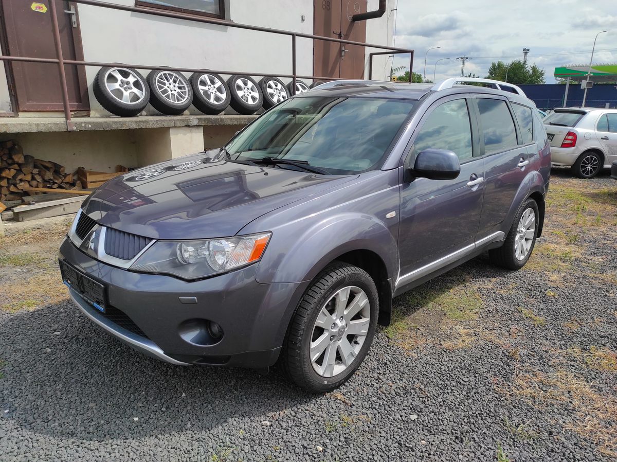 Mitsubishi Outlander 2.2 D 7místný