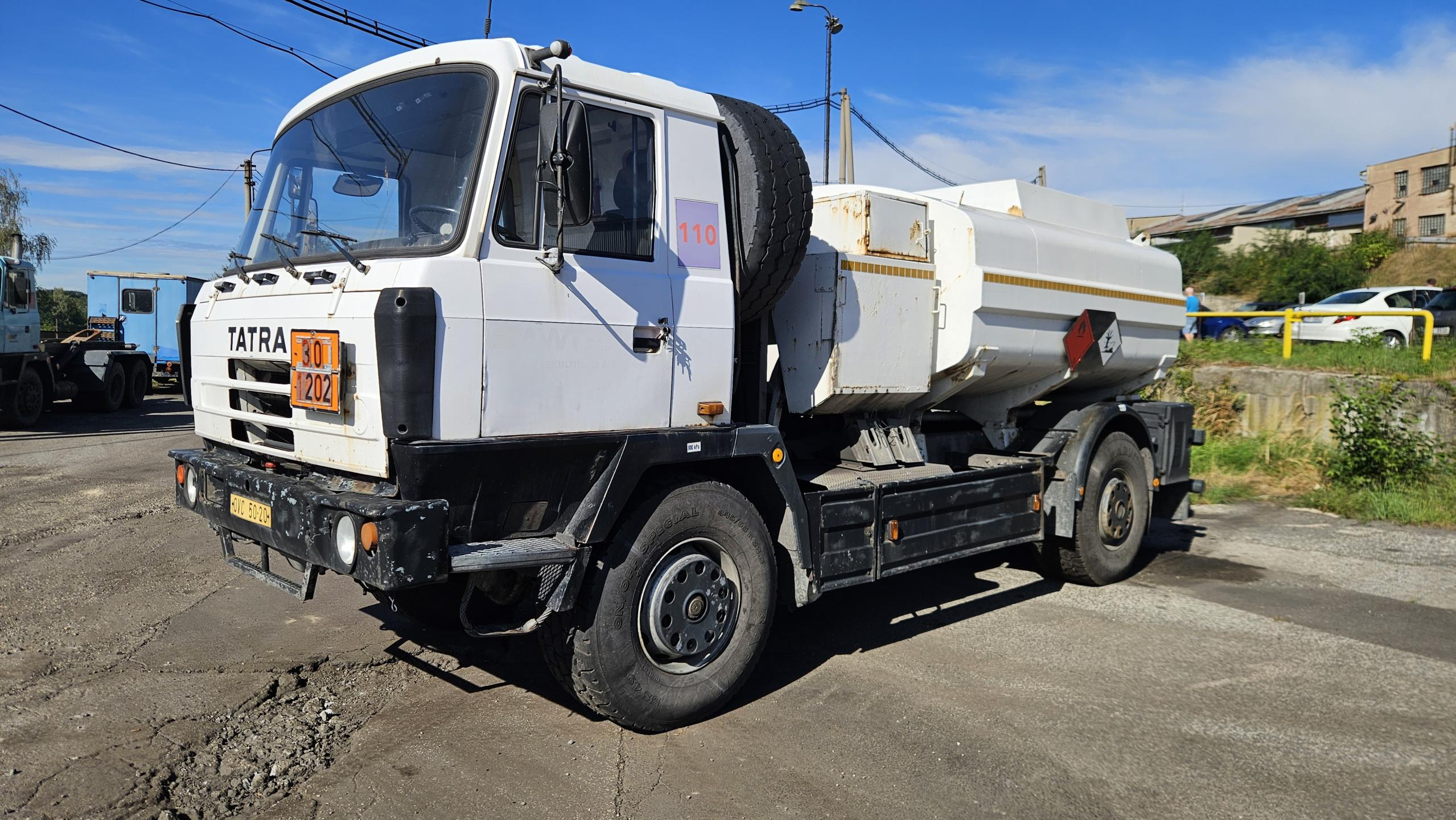 Tatra 815 T2 4x4 PHM cisterna