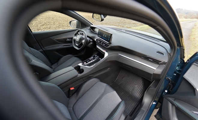 Peugeot 5008 Hybrid test