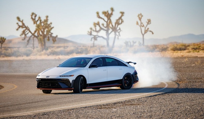 R&aacute;di p&aacute;l&iacute;te gumy? Kupte si Hyundai Ioniq 6 N