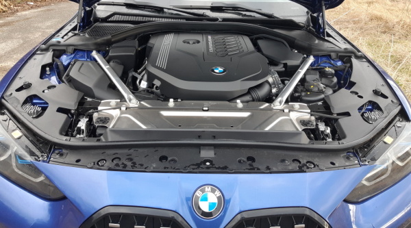 BMW M440i engine